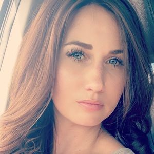 Meet your Posher, Courtney